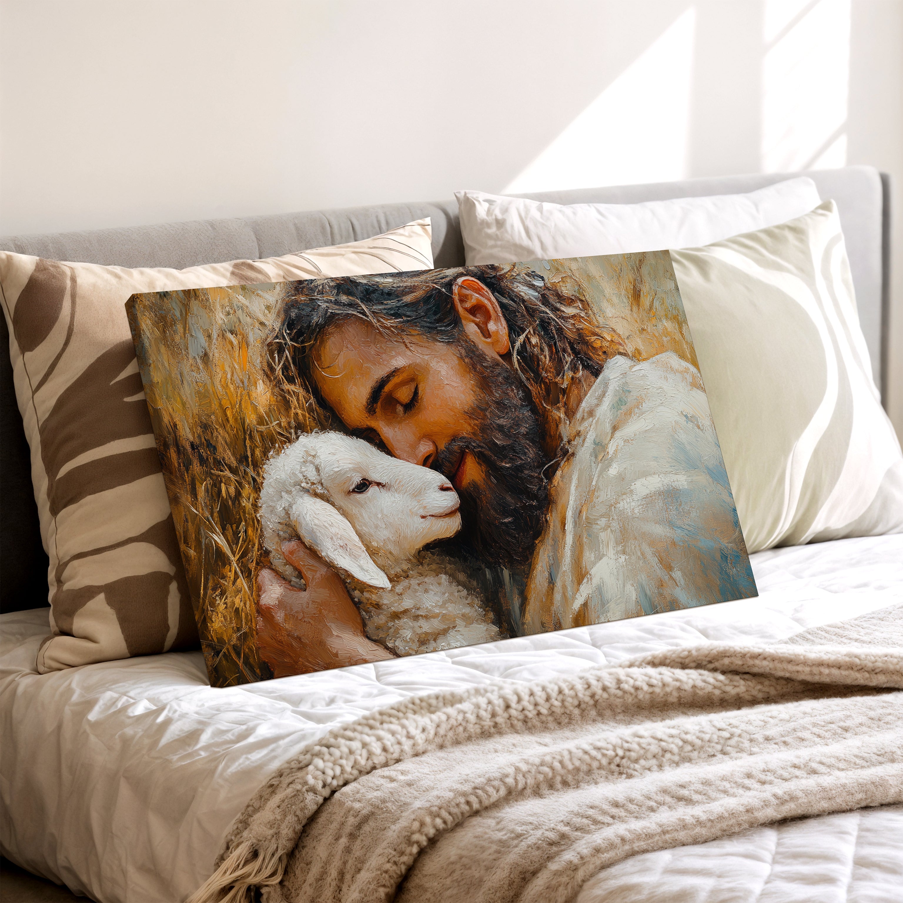 Obraz na stenu - Ježiš Kristus dobrý pastier, jemne zobrazuje Ježiša s jahniatkom v objatí na pohovke.